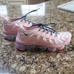 Womens Nike VaporMax